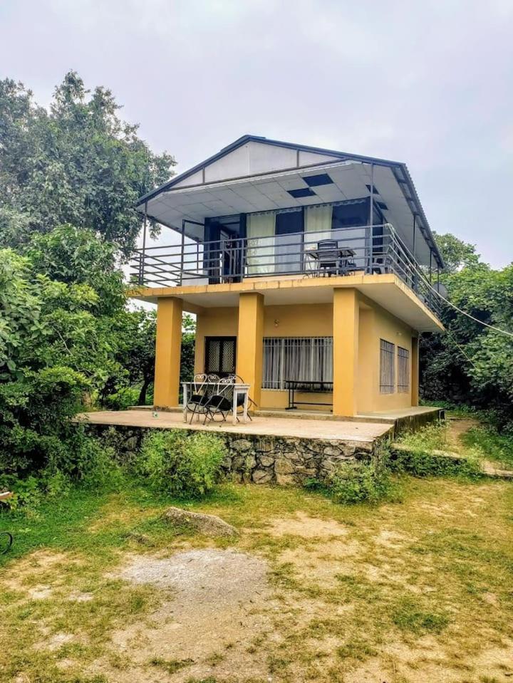Dude Ranch Villa Ābu Exteriör bild
